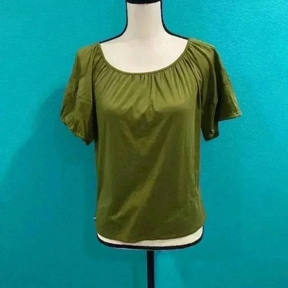 Ann Taylor petite green shirt that can be worn off the shoulder - Picture 1 of 3